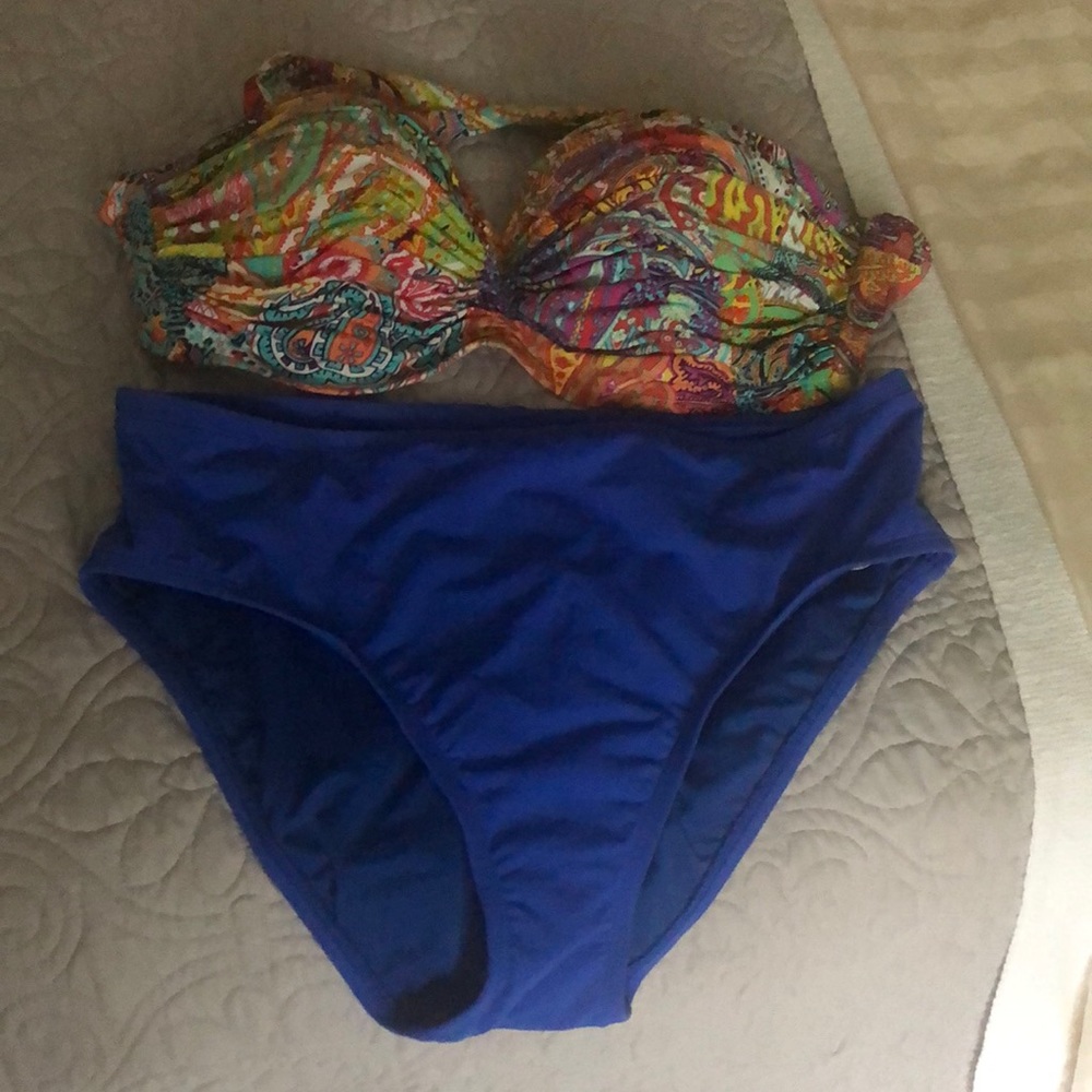Underwire top. 36D. Brand new, never worn.